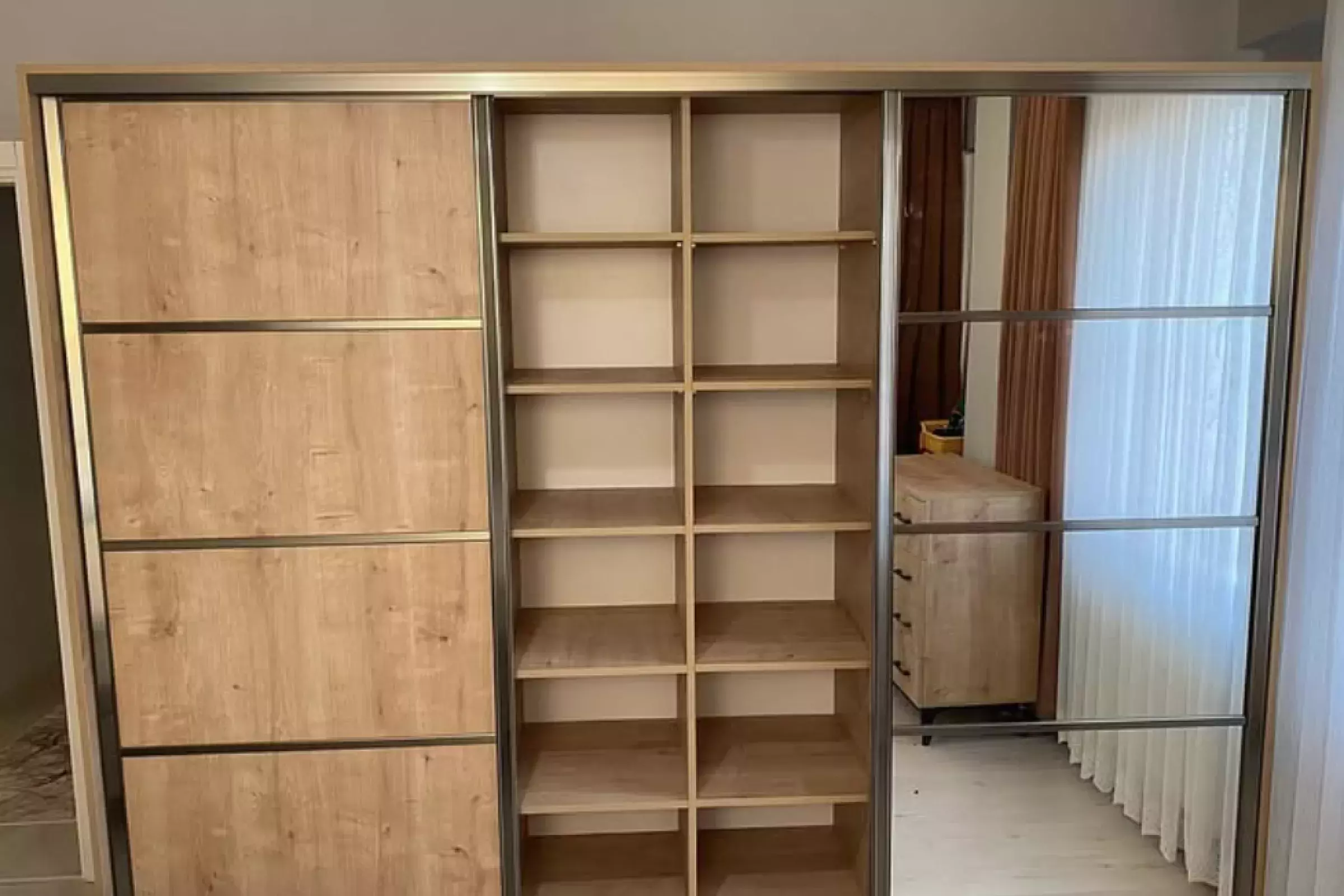 Gölcük Sürgülü Dolap